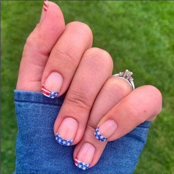 *Retired* Color Street: Red, White, and Belle | Fourth Of July Patriotic America - Picture 2 of 16